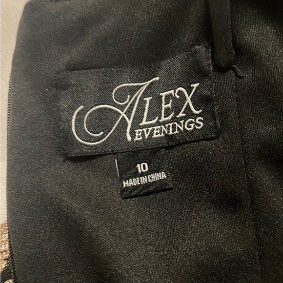 Embroidred Maxi Dress - Picture 5 of 5